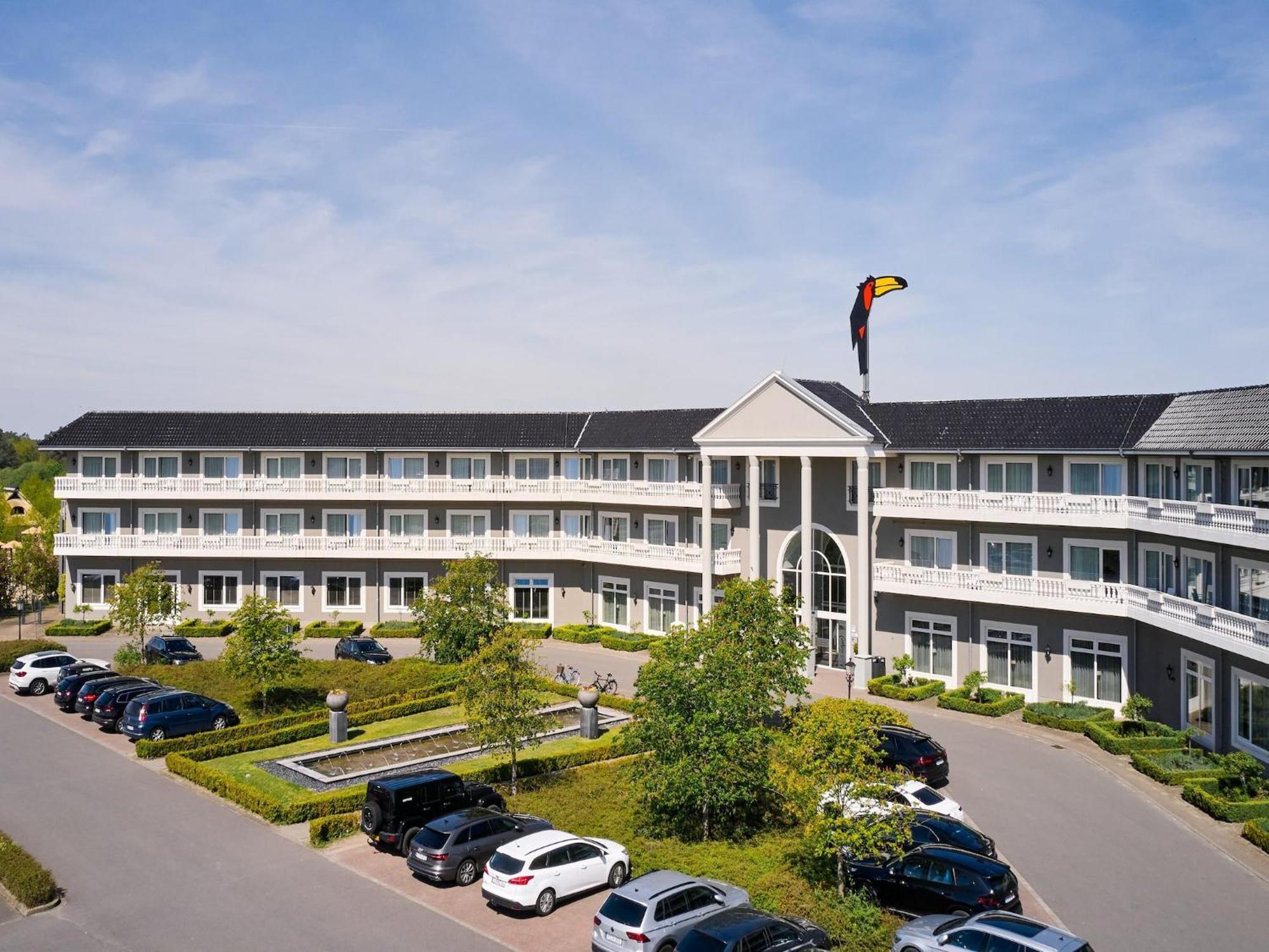 Holiday Resort Van Der Valk, Linstow Dobbin-Linstow Bagian luar foto